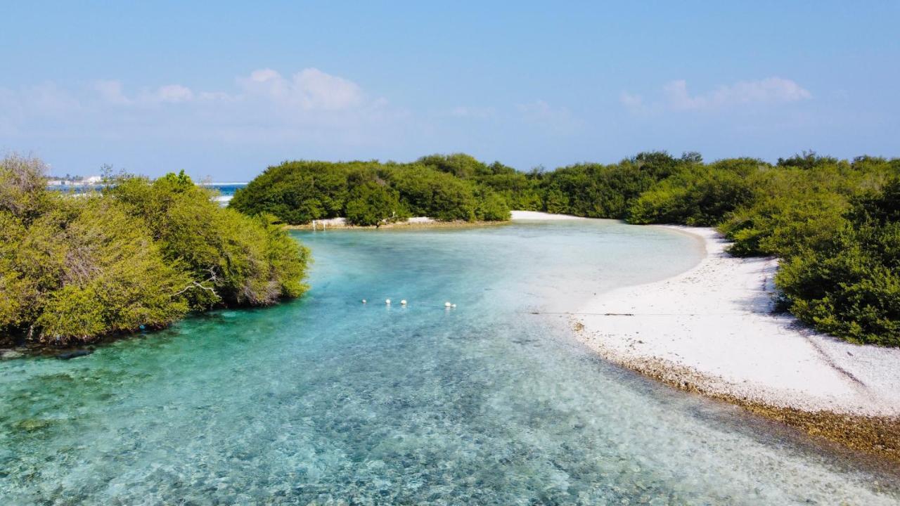 Iru Maldives Hotel Thulusdhoo Buitenkant foto