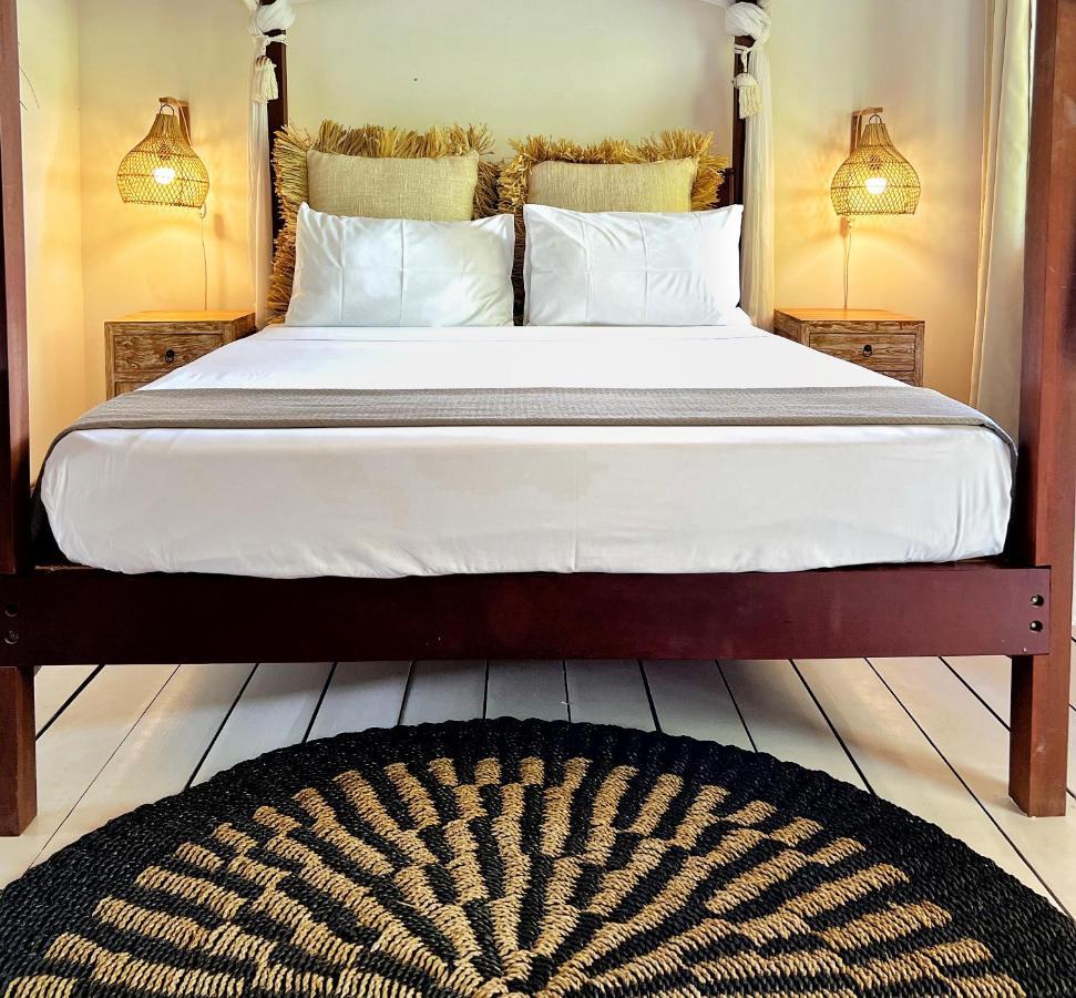 Iru Maldives Hotel Thulusdhoo Buitenkant foto