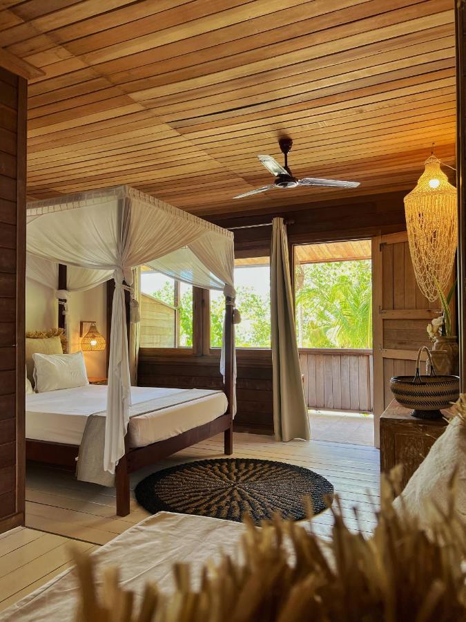 Iru Maldives Hotel Thulusdhoo Buitenkant foto