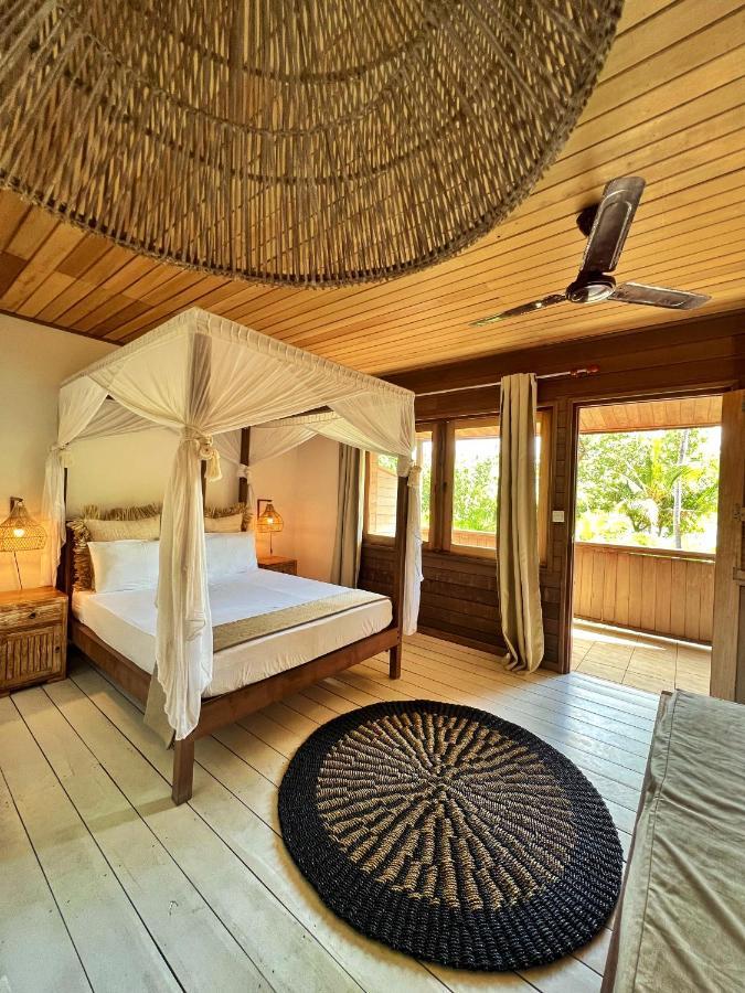Iru Maldives Hotel Thulusdhoo Buitenkant foto