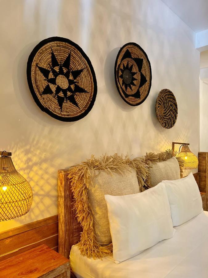 Iru Maldives Hotel Thulusdhoo Buitenkant foto