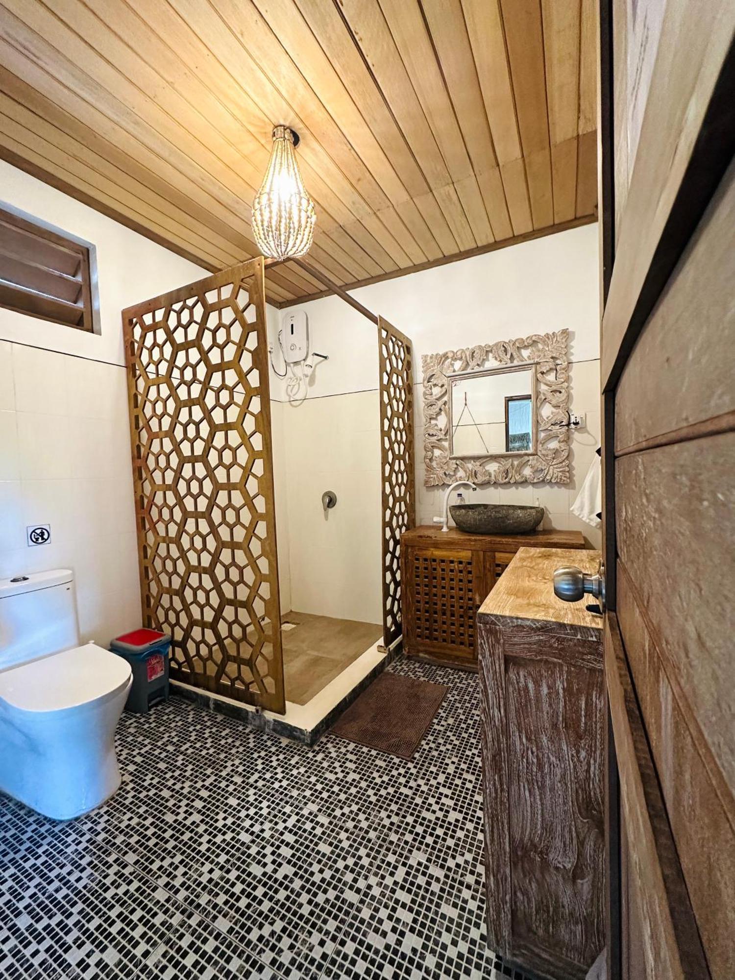 Iru Maldives Hotel Thulusdhoo Buitenkant foto